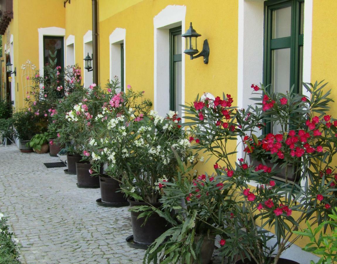 Villa Kreuthhof Appartements Klosterneuburg Esterno foto