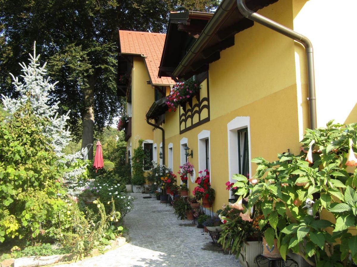 Villa Kreuthhof Appartements Klosterneuburg Esterno foto